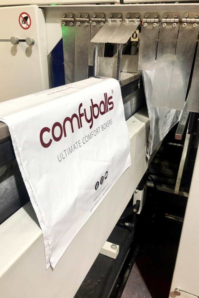 Comfyballs mailing bags on conversion machine